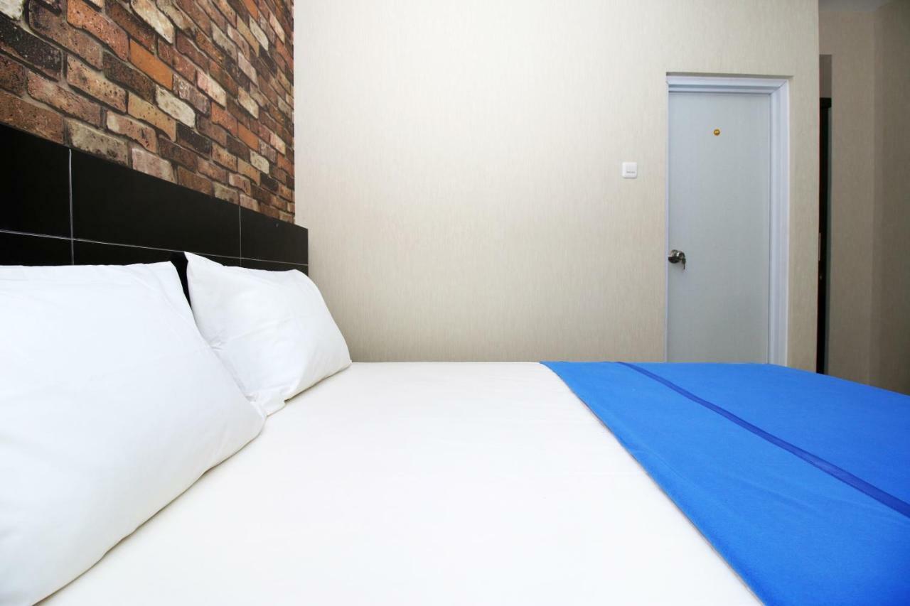 Kamar Keluarga Kampung Bali III Hostel Jakarta Exterior foto